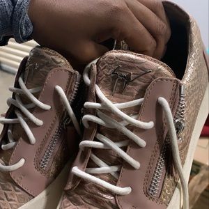 Guisepee sneakers